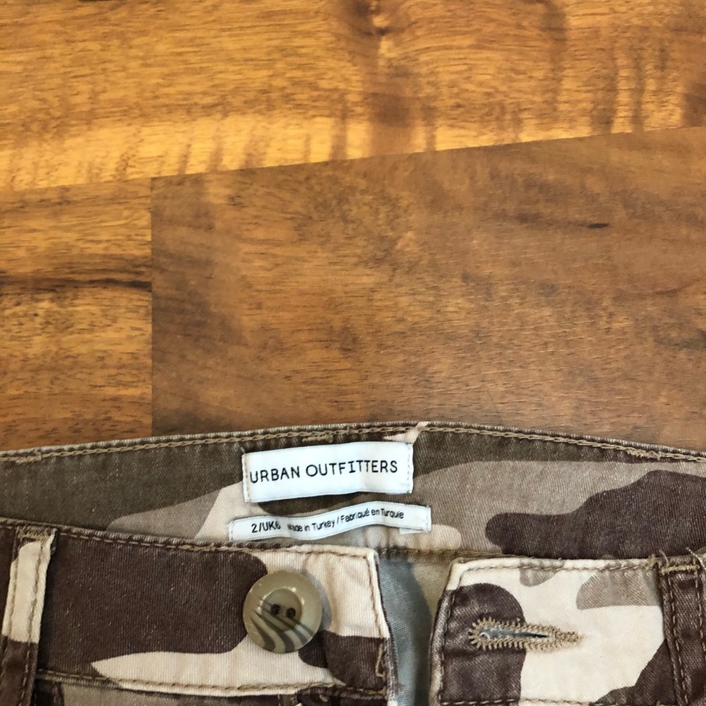 Urban Outfitters Brown Camo Cargos - Picture 2 of 4